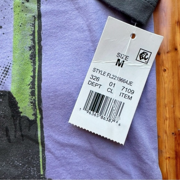 Beetlejuice “It’s Showtime” Graphic Raglan Baseball Tee - Juniors Size M - NWT - Picture 4 of 10